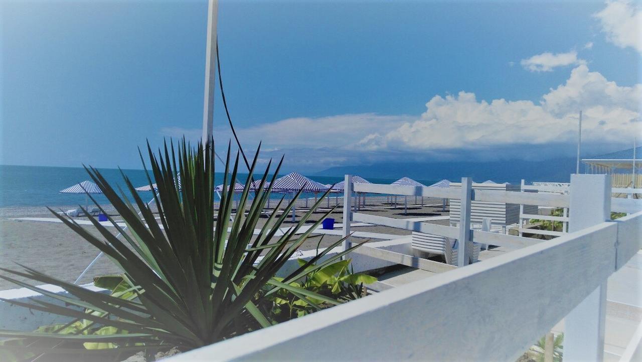 Hotel Paradise Beach Alakhadzi Esterno foto